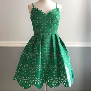 Soloiste Green Bonded Lace Skater Dress Sz Large